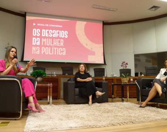 Vice-Presidente Camila Bastos aborda desafios enfrentados pelas mulheres na política em palestra no TRE/MS