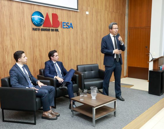 ESA/MS, CATRI e CJA realizam palestra sobre Imposto de Renda com o Delegado-Adjunto da Receita Federal