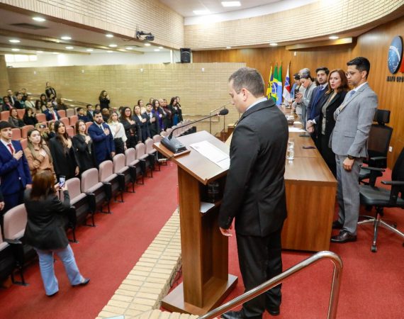 OAB/MS Realiza Solenidade de Entrega de Carteiras a Novos Advogados e Estagiários
